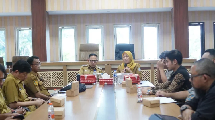 Wabup Bone Percepat Perizinan Program Ayam Terintegrasi Camming