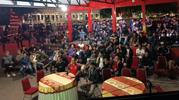 Wabup Bone Nobar Semifinal Piala Dunia bersama Warga