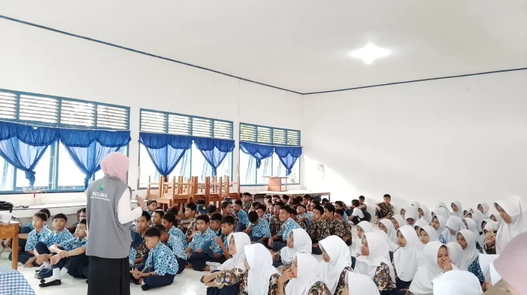 Siswa SMPN 12 Dibekali Pelatihan Public Speaking Hadapi Era Digital