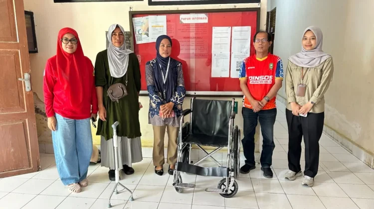 Lansia dan Penyandang Disabilitas Sinjai Terima Bantuan ATENSI Kemensos RI