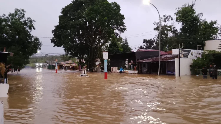 Sinjai Utara Dikepung Banjir Akibat Hujan Lebat, Warga Sebut Ini Terparah