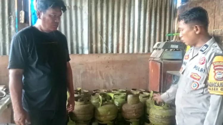 Bhabinkamtibmas Soppeng Perkuat Ketahanan Pangan Awasi Distribusi LPG Bersubsi