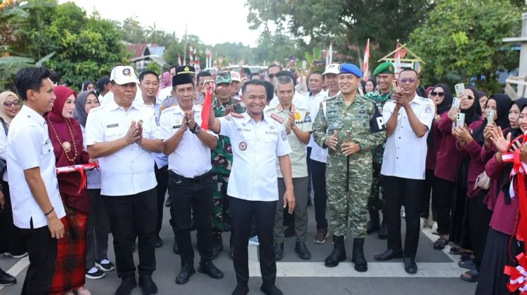 Bupati Bone Resmikan Jalan Lapeccang-Lonrong Penghubung Kecamatan Cina dan Ponre