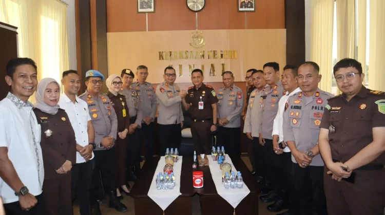 Hari Bhakti Adhyaksa ke-66, Kapolres Sinjai Beri Kejutan Kajari
