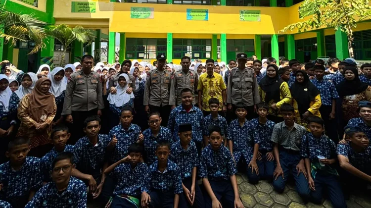 Hari Anak Nasional, Polres Soppeng Edukasi Pelajar Bahaya Narkoba