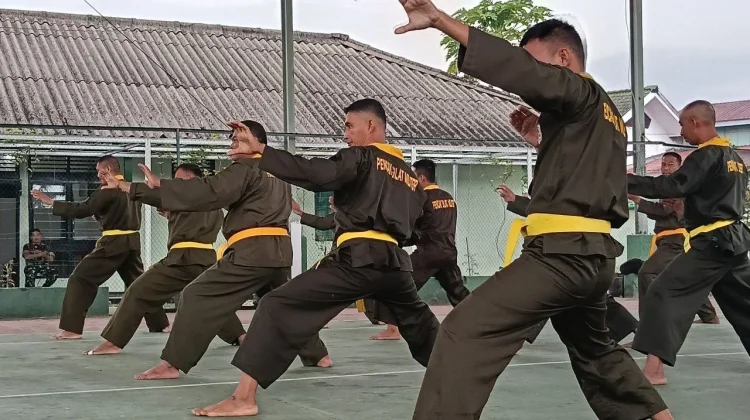 Kodim 1407/Bone Gelar Sosialisasi dan Latihan Pencak Silat Militer untuk Personel