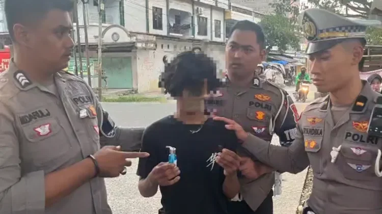 Satlantas Polres Bone Gagalkan Dugaan Kepemilikan Sabu saat Patroli