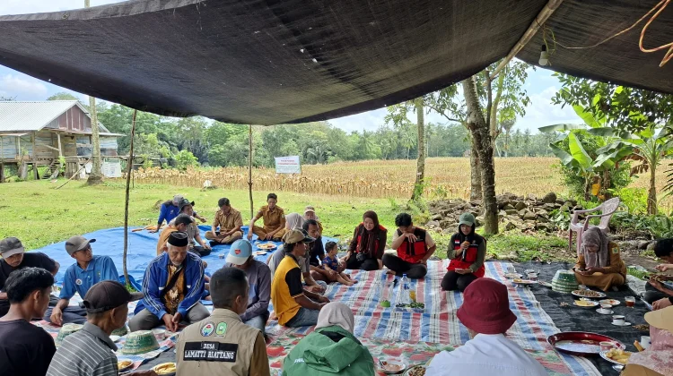 Mahasiswa KKN Unhas Ajarkan Petani Sinjai Buat Pestisida Nabati