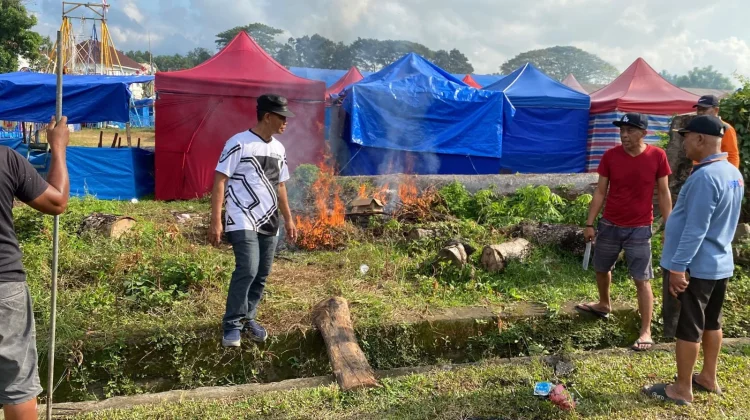 Dispora Sinjai Intensifkan Kerja Bakti jelang HUT Ke-81 RI