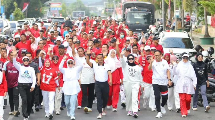 Ribuan Warga Bone Semarakkan Jalan Santai HUT Kemerdekaan RI