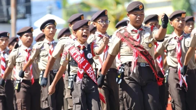 Semarak HUT ke-81 RI, Ribuan Pelajar Ikuti Lomba Gerak Jalan Indah di Bone