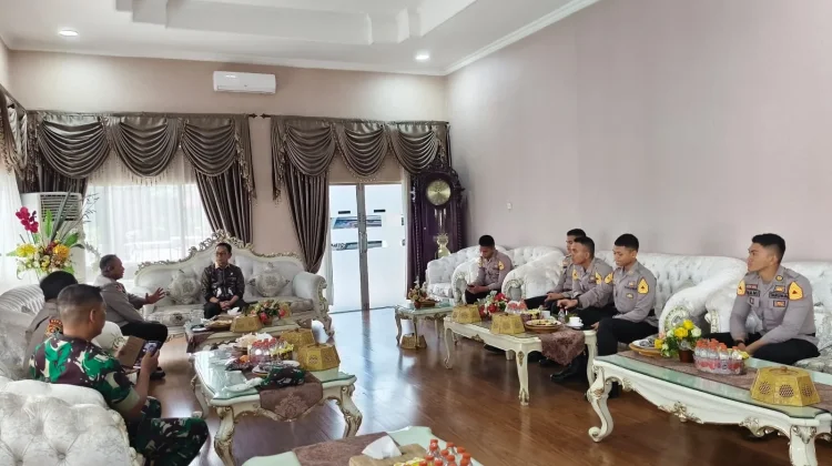 Kapolres Soppeng Perkuat Sinergi lewat Silaturahmi Bersama Bupati
