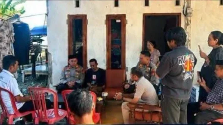 Kapolres Bone Sambangi Keluarga Korban Kecelakaan