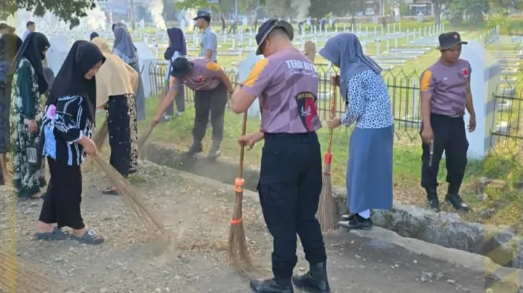 Batalyon C Pelopor Gelar Karya Bakti di TMP Bone