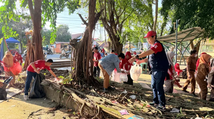 Usai Karnaval, Disdik Sinjai Lakukan Aksi Bersih-bersih di Jalur Kegiatan