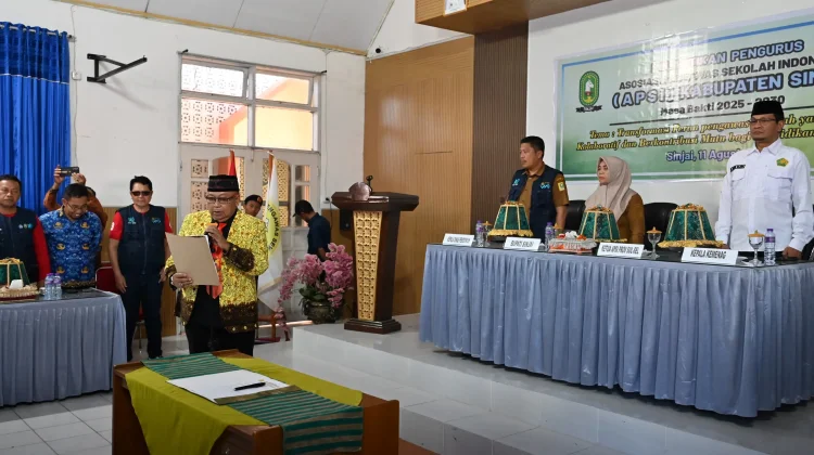 Bupati Sinjai Minta Pengawas Sekolah Perkuat Mutu Pendidikan di Pelantikan APSI