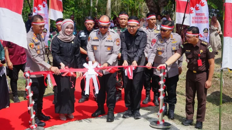 Jembatan Merah Putih Diresmikan, Akses Warga Desa Kading Kian Mudah