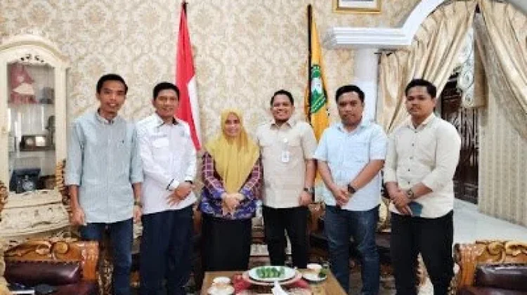 Bupati Sinjai Bahas Pengembangan Desa Tematik dengan Kemendes