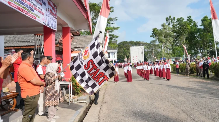 Sebanyak 76 Peserta dari 50 Sekolah Meriahkan Gerak Jalan Indah di Sinjai Utara