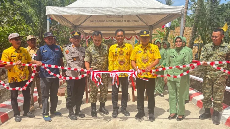 Dandim Soppeng Resmikan Jembatan Armco Desa Masing