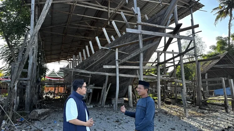 Pembuat Phinisi Tanah Beru Wariskan Keahlian Lintas Generasi