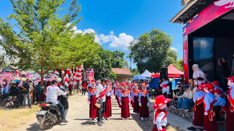 Semarak Gerak Jalan Warnai HUT RI di Ulaweng