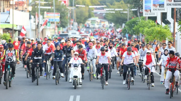 Ribuan Warga Bone Meriahkan Sepeda Santai Semarak Merah Putih