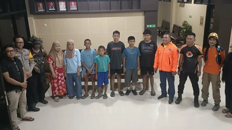 Polres Soppeng Evakuasi 5 Anak Tersesat Saat Mendaki