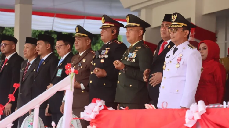 Kapolres Soppeng Hadiri Penurunan Sang Merah Putih HUT ke-81 RI