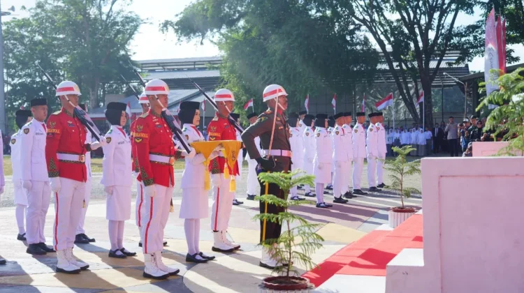 Paskibra Bone Sukses Kibarkan Merah Putih di Hari Kemerdekaan