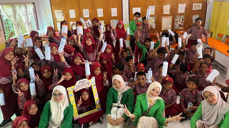 Inovasi GEMAS Mahasiswa KKN IAIN Bone, beri Literasi Keuangan Bagi Siswa
