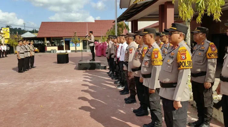 Kapolres Sinjai Tekankan Integritas dan Profesionalisme di Upacara Sertijab