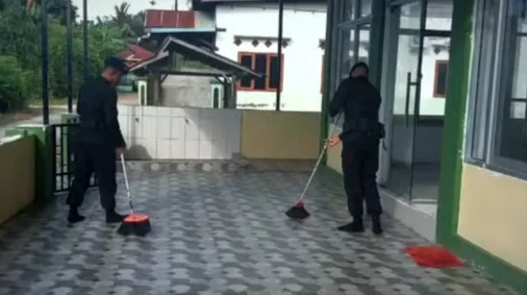 Brimob Bone Perkuat Kepedulian Lingkungan dan Masyarakat