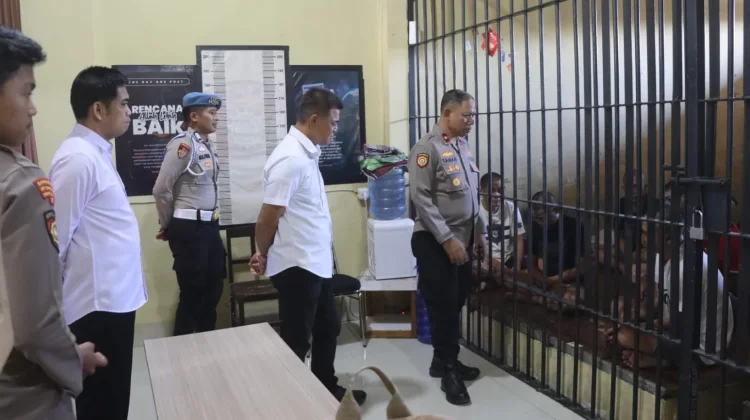 Wakapolres Soppeng Pastikan Keamanan Tahanan Tetap Terjaga