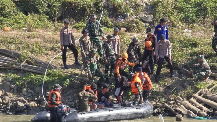 Batalyon C Pelopor Perkuat Sinergitas TNI-Polri Hadapi Banjir