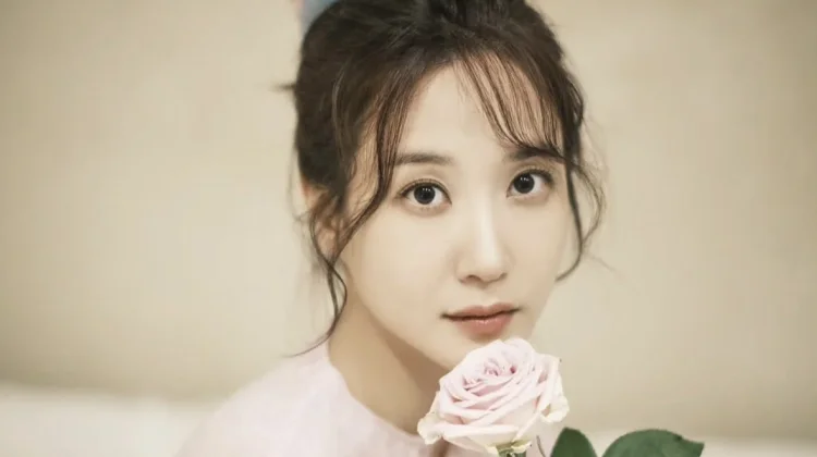Park Eun Bin Rayakan 30 Tahun Debut lewat Album