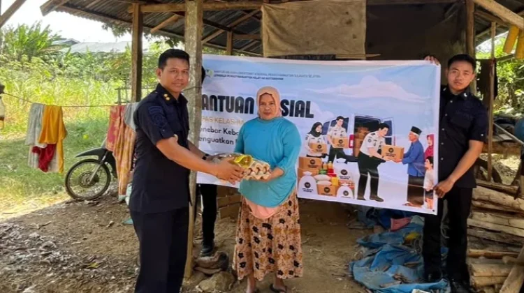 Lapas Watampone Salurkan Bantuan Sosial untuk Warga