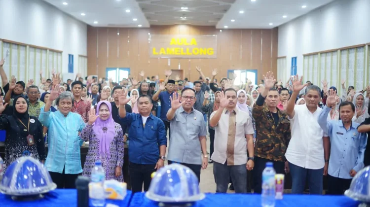 Wabup Bone Minta Kades dan Bendahara Kedepankan Integritas