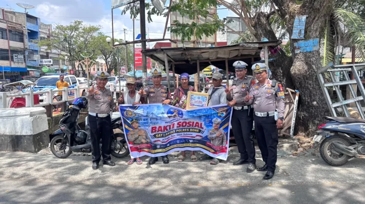 HUT Lalu Lintas ke-71, Satlantas Bone Peduli Tukang Ojek