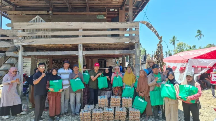Dinas Peternakan dan Asosiasi Peternak Salurkan Bantuan Kebakaran di Sanrangeng
