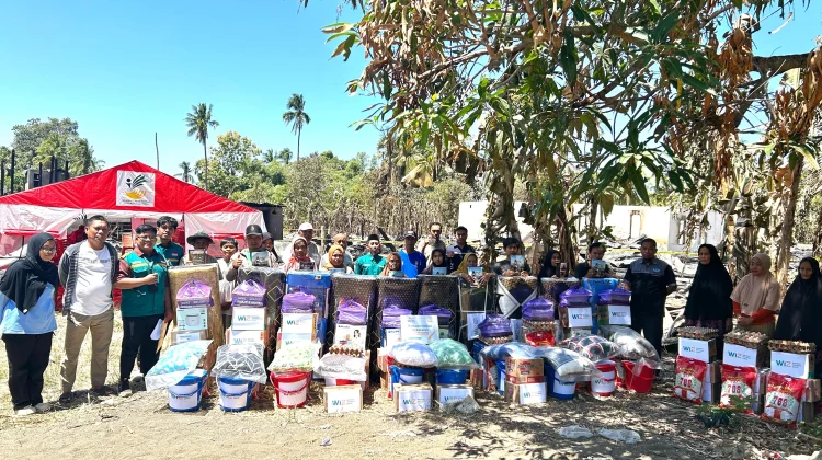 WIZ Bone Salurkan Bantuan bagi Korban Kebakaran Sanrangeng