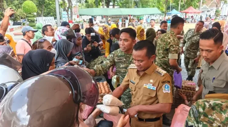 Bupati Bone Borong Produk UMKM di Peringatan HUT TNI