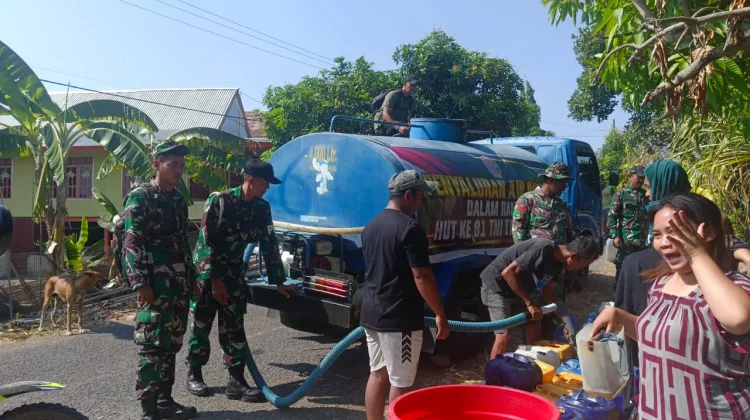 Atasi Kekeringan Warga, Kodim Soppeng Salurkan Air Bersih untuk Warga Desa Masing