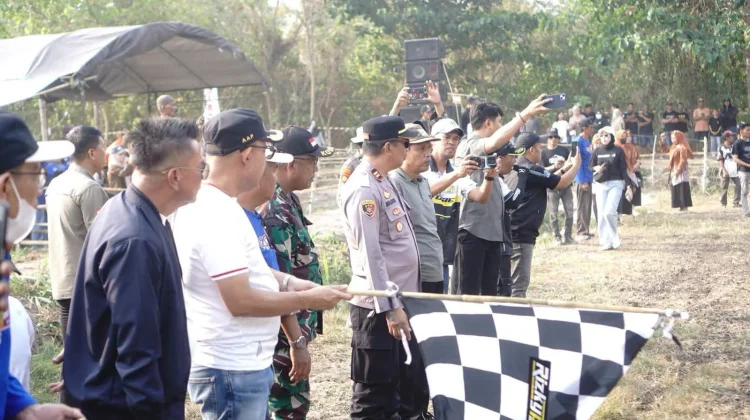 Wabup Bone Buka Pesta Rakyat Beramal Racing Team