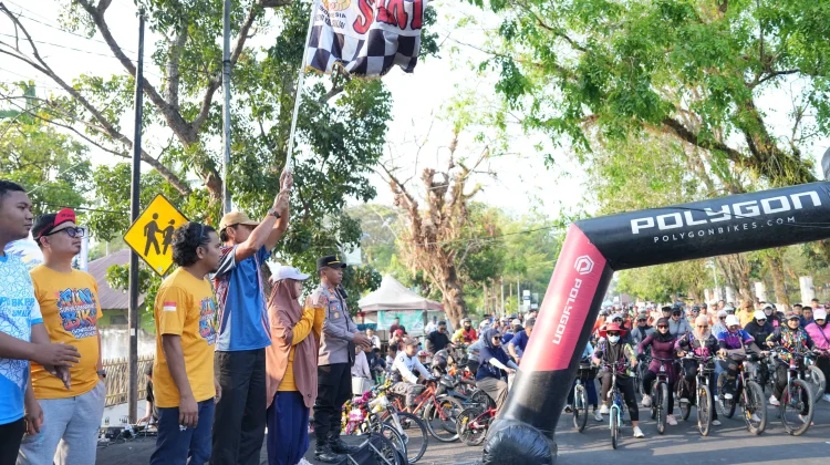 Ratusan Pesepeda Ramaikan Sinjai lewat Fun Bike Surya Sidenreng 2