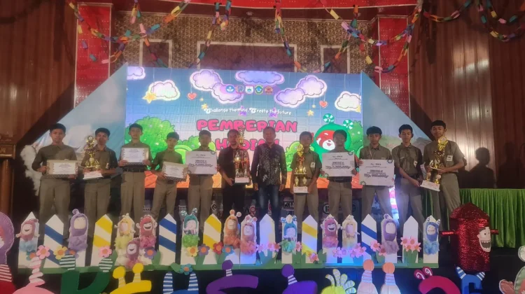 SMP Islam Athirah Bone Raih Juara Umum SEKSOS.COM 2026