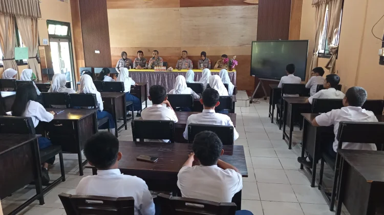 Police Go To School Soppeng Cegah Kenakalan Remaja