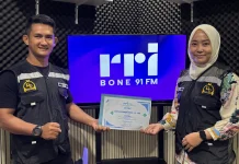 Suami Istri ini Kompak Bangun HD Dekor Bone