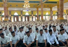 Gantikan Ibu Tercinta, Putra Polisi Jadi CJH Termuda di Bone