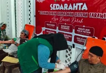Program SEDARAHTA, Jamaah Masjid Nailul Maram Sinjai Donor usai Tarawih